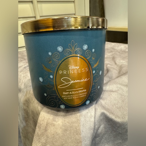 Bath & Body Works Princess Jasmine Blue Candle - Picture 1 of 4